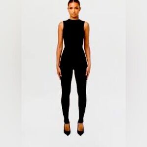 Elegant Black Sleeveless Jumpsuit